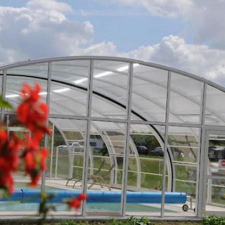 Camping Au Bord De L'Aisne Guignicourt Экстерьер фото