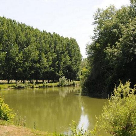 Camping Au Bord De L'Aisne Guignicourt Экстерьер фото