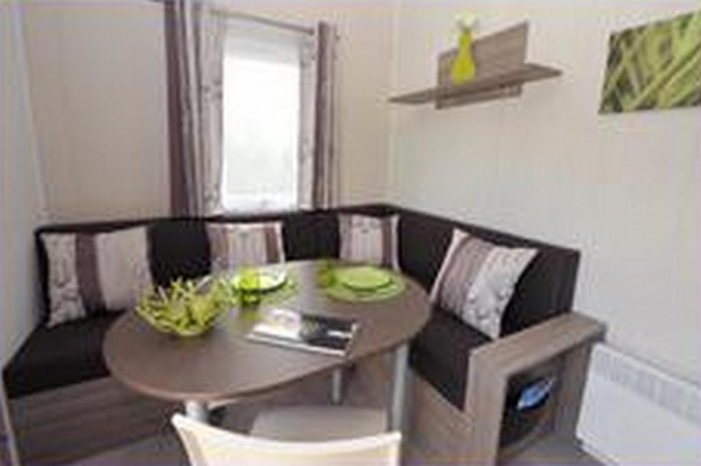 Camping Au Bord De L'Aisne Guignicourt Номер фото
