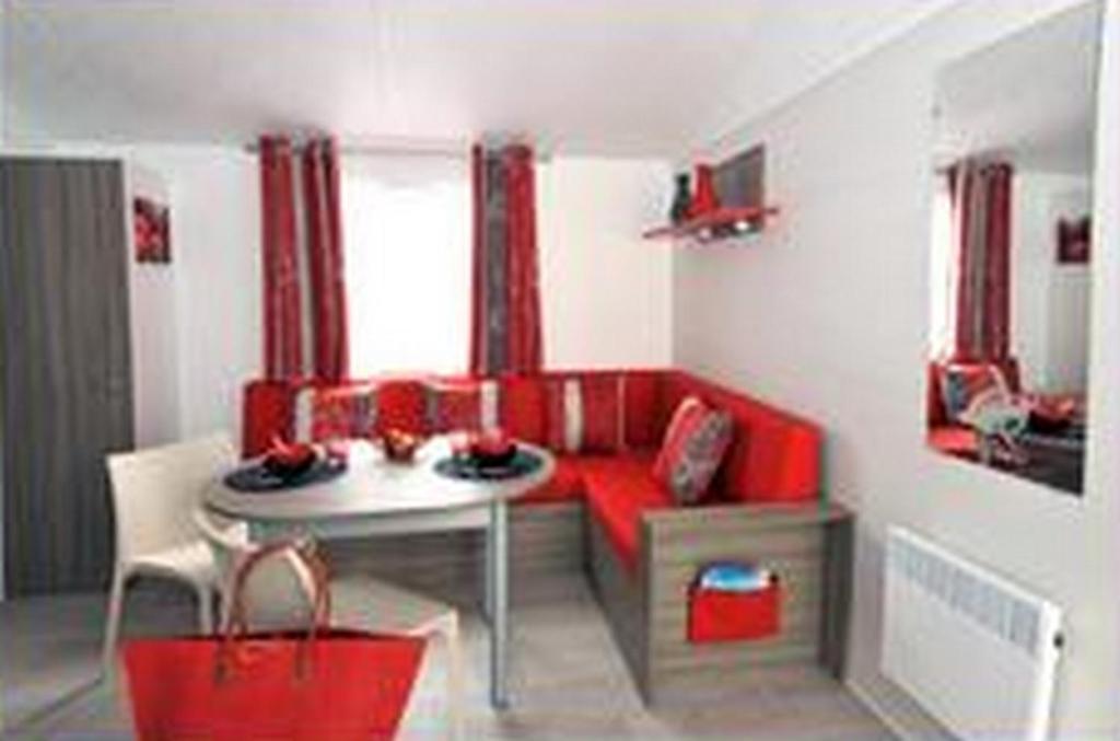 Camping Au Bord De L'Aisne Guignicourt Номер фото