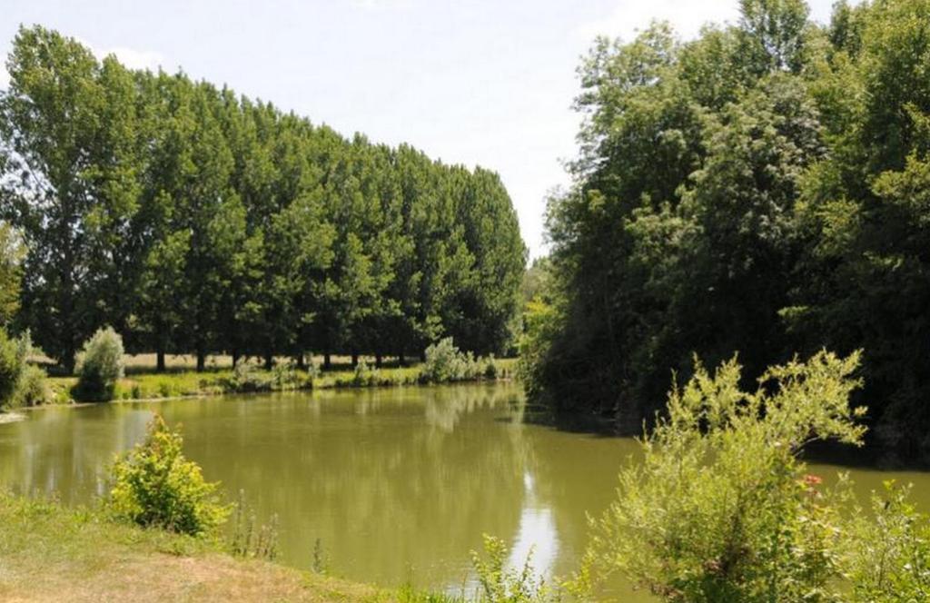 Camping Au Bord De L'Aisne Guignicourt Экстерьер фото